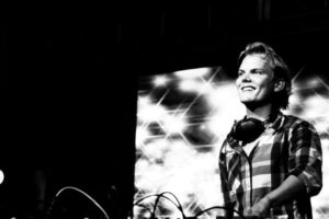 Fans Are Flooding Avicii's Social Media With Heartbreaking Tributes 5 Years After His Death