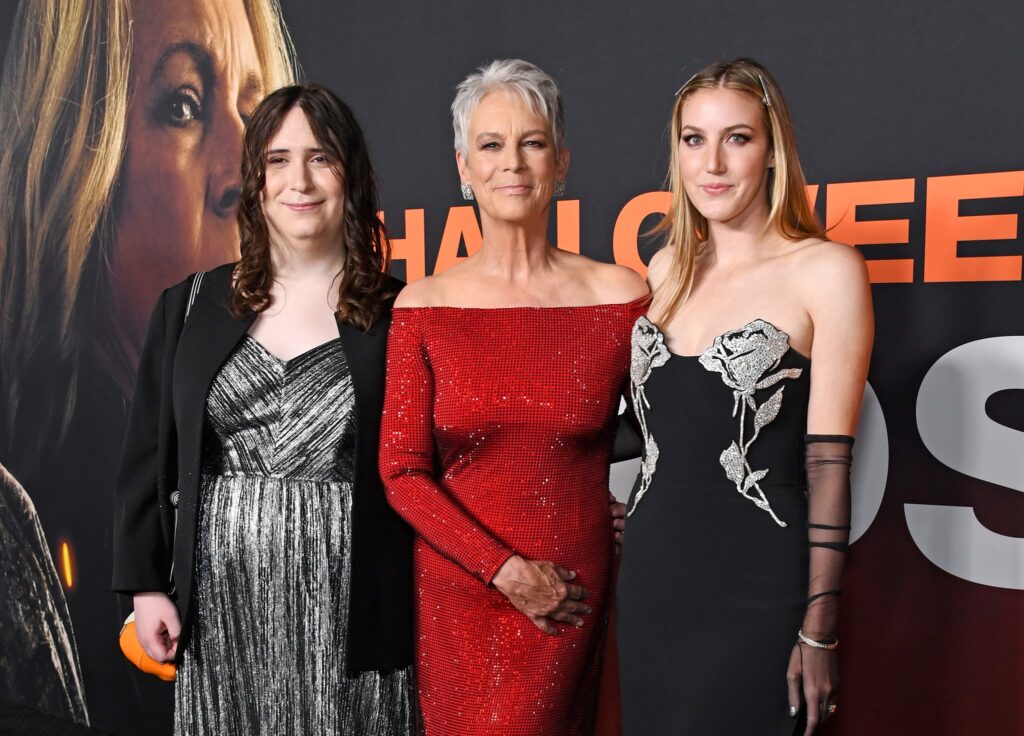HOLLYWOOD, CALIFORNIA - OCTOBER 11: (L-R) Ruby Guest, Jamie Lee Curtis, and Annie Guest attend Universal Pictures World Premiere of