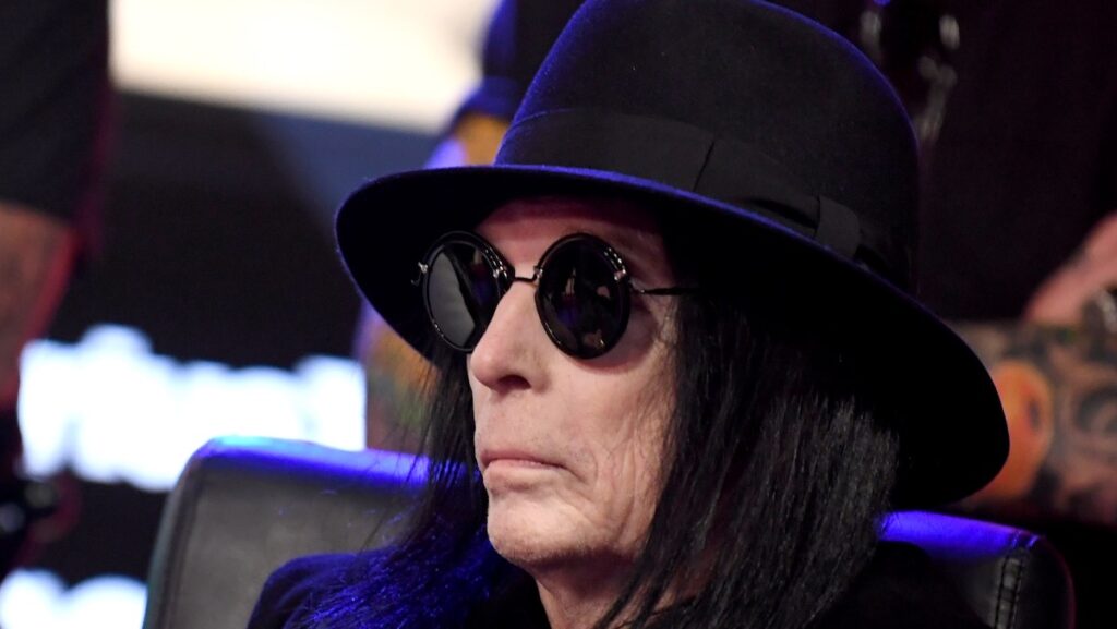 Mick Mars Suffered from Performance Issues on Tour
