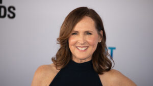 Molly Shannon Sings Through Her Problems With ‘SNL’ Cast During Monologue
