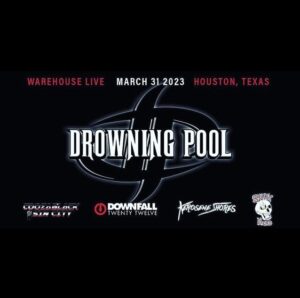 Watch DROWNING POOL Perform With Singer RYAN MCCOMBS In Houston