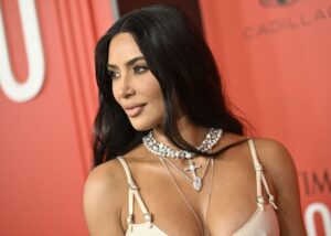 Kim Kardashian says 'yes' to acting lessons for 'AHS' debut