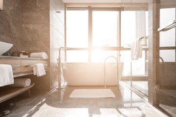 Disgusting reason why hotel guests should always keep their luggage in the bath