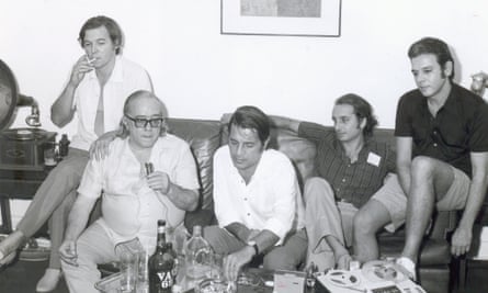 (from left) Tom Jobim, Vinicius de Moraes, Ronaldo Boscoli, Roberto Menescal, and Carlos Lyra at Vinicius de Moraes’ house in 1973.