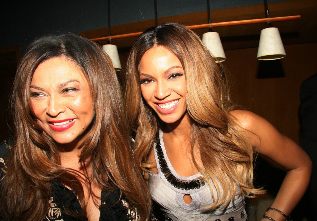 TINA KNOWLES LAWSON AND BEYONCE KNOWLES