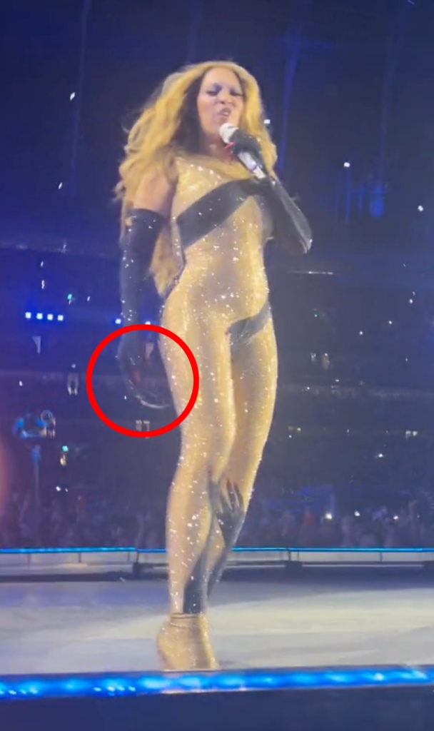 Queen Bey returned to the stage and tossed them back into the crowd.