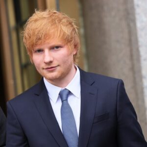 Ed Sheeran plays impromptu gig in New York - Music News