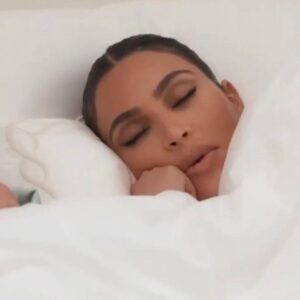 Kim Kardashian seen sleeping with makeup