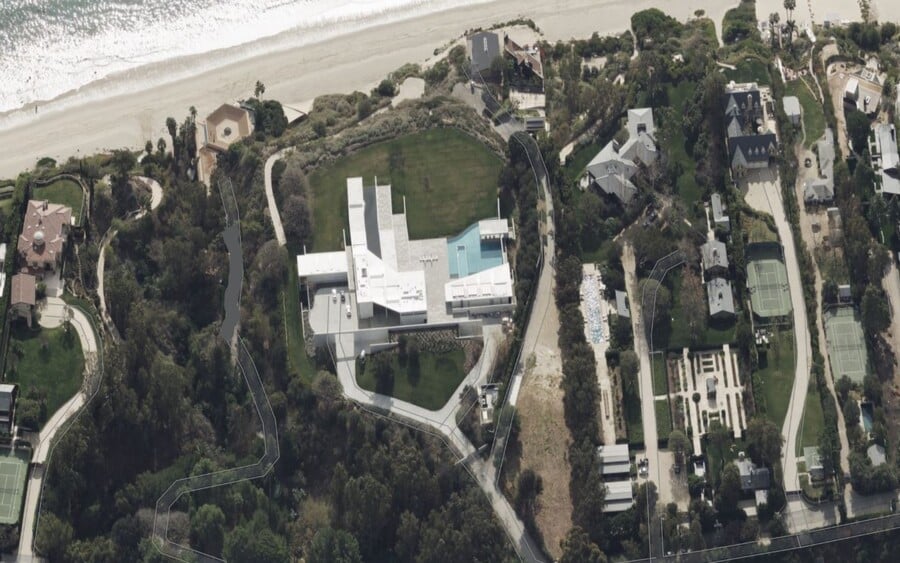 Jay-Z And Beyonce Just Bought The Most Expensive Mansion In US History: A $200 Sprawling Million Malibu Spaceship