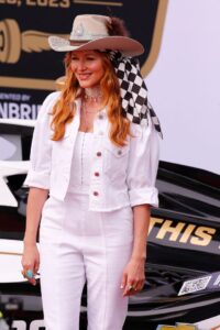 Indianapolis Motor Speedway President J. Douglas Boles stated that Jewel's performance of the national anthem would be “a memorable and moving experience for fans.”