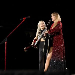 Taylor Swift missing dressing room 'heart-to-hearts' with Phoebe Bridgers - Music News