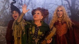 Kathy Najimy, Bette Midler, and Sarah Jessica Parker as the Sanderson sisters in Hocus Pocus 2