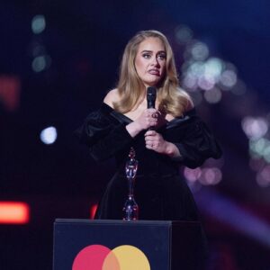 Adele developed 'crude' fungal infection from wearing Spanx - Music News