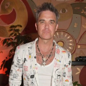 Angels is a song about ANGELS! Robbie Williams shares belief in heavenly beings - Music News