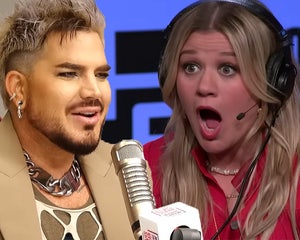 Kelly Clarkson Claims Scooter Braun 'Took Offense' for Encouraging Taylor Swift to Re-Record Albums