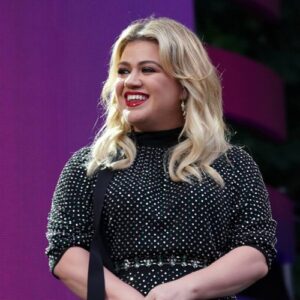 Kelly Clarkson admits she did not handle divorce 'gracefully' - Music News
