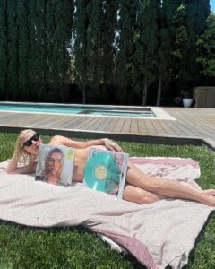 Kesha Goes Topless By The Pool To Promote New Album ‘Gag Order’