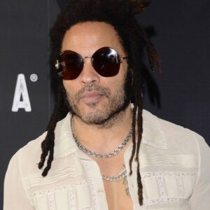 Lenny Kravitz 'felt nauseous' when presented with first record contract - Music News