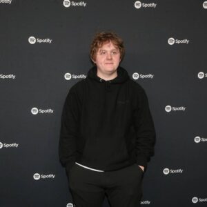 Lewis Capaldi cancels all work commitments to 'rest and recover' - Music News