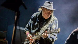 Neil Young Announces First Tour in Four Years