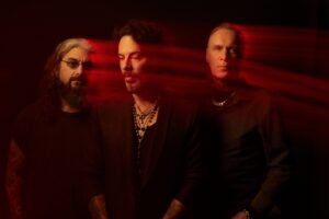 The Winery Dogs' "Stars": Video Premiere