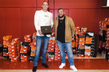 Jon Gosselin helps real estate mogul Patrick Carroll donate sneakers to kids