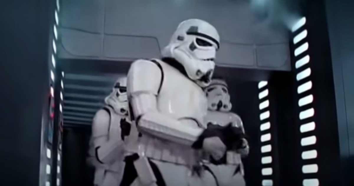 Stormtrooper hitting his head in Star Wars