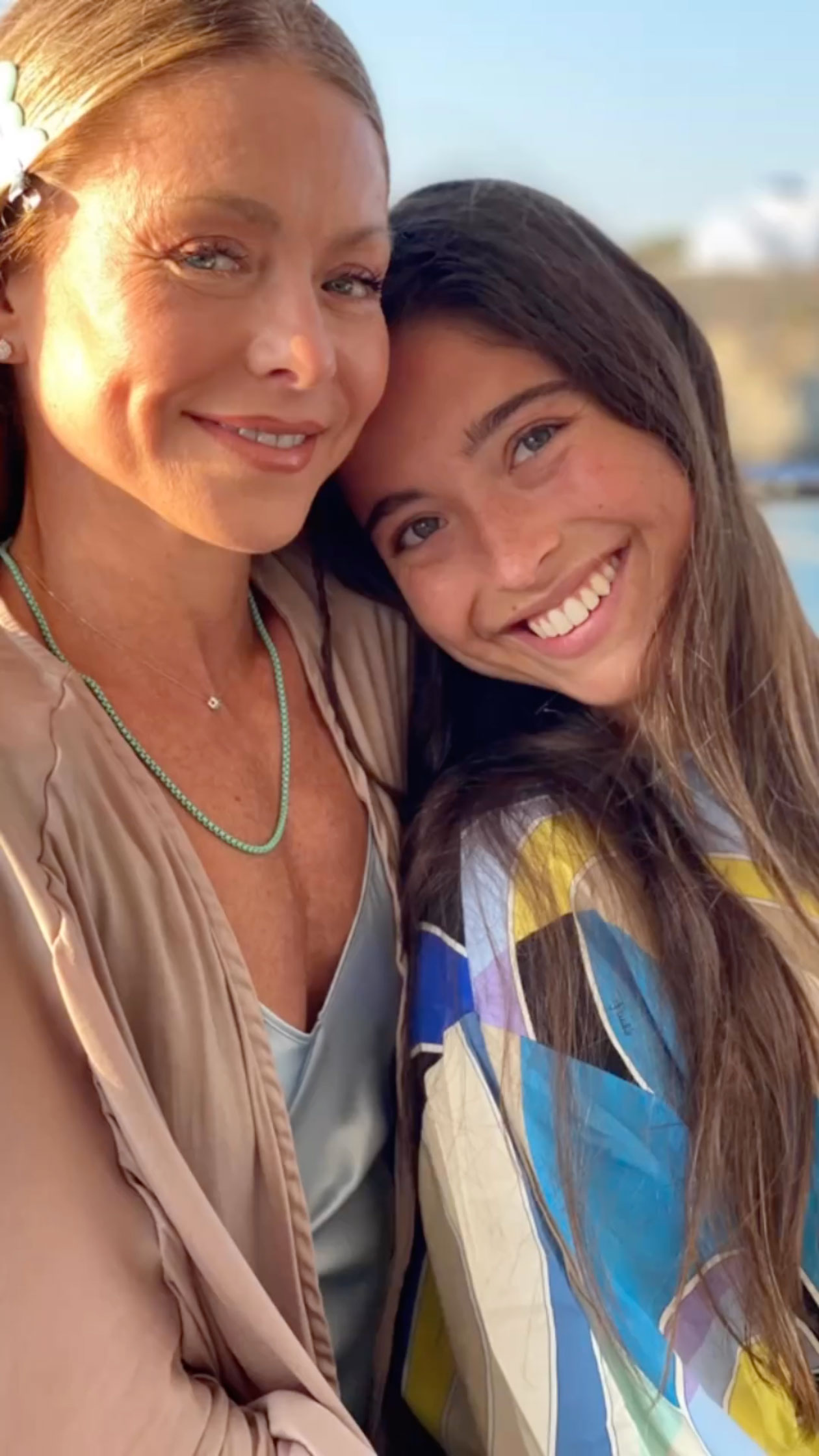 Kelly and Lola posed together on their vacation in Greece
