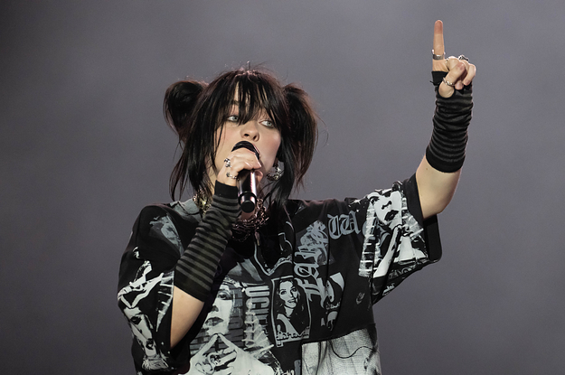 Billie Eilish Commented On The "Dangerous" Trend Of Fans Throwing Things At Celebrities