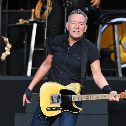 'F*** em"' Bruce Springsteen addresses being CUT OFF as he takes to the stage at Hyde Park - Music News