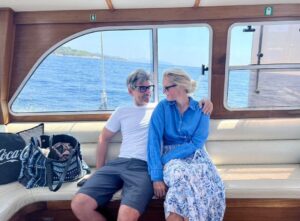 George Stephanopoulos posed with his wife Ali Wentworth for a romantic photo