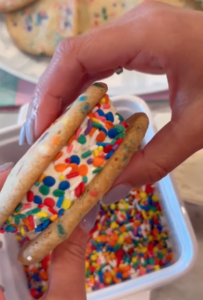 Hannah Ann Sluss Shares Ice Cream Cookie Sandwich Recipe