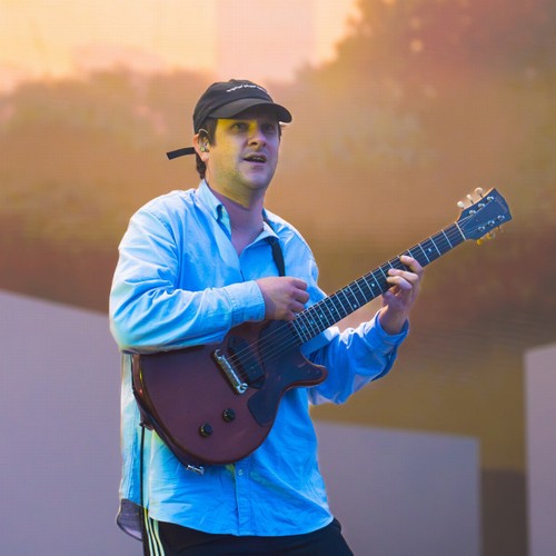 Jamie T celebrates 'biggest moment' of his life at Finsbury Park show - Music News