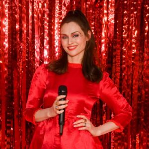 Sophie Ellis-Bextor teams up with 007 theme writing team for Christmas ballad about ‘importance of belonging’ - Music News