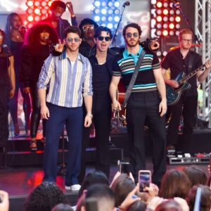 The Jonas Brothers announce 50 new tour dates - Music News
