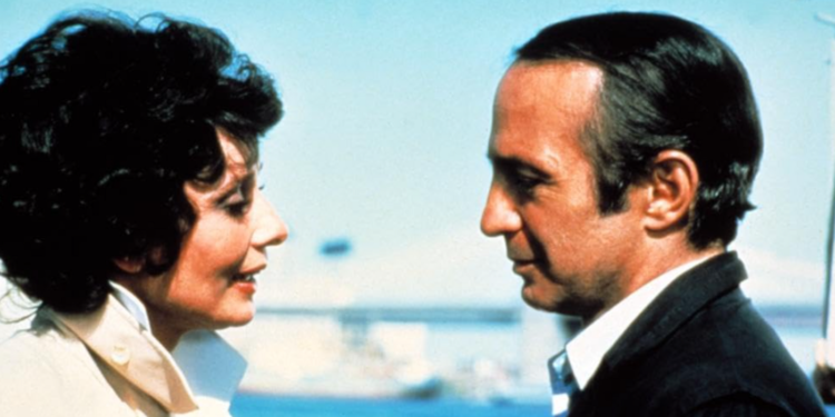 Audrey Hepburn and Ben Gazzara in They All Laughed (1981)