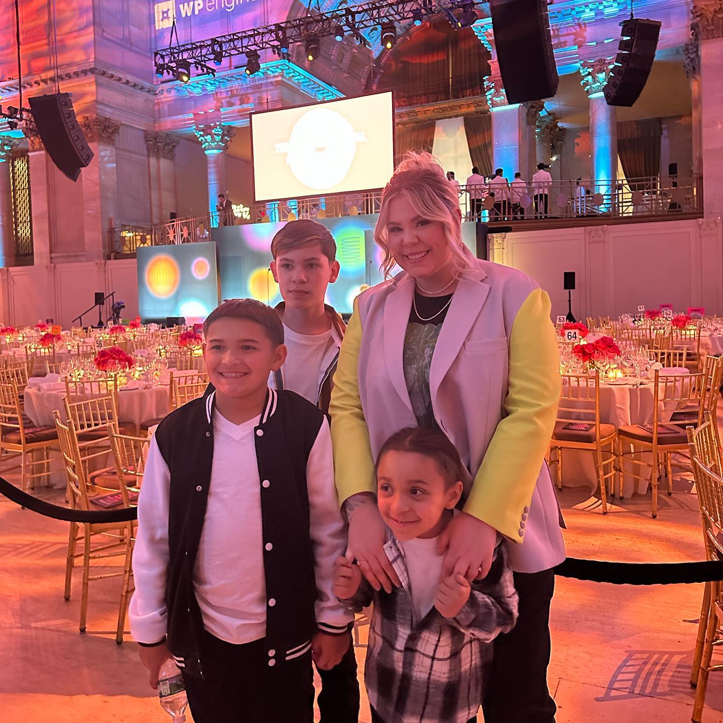Kailyn took a photo with three of her sons
