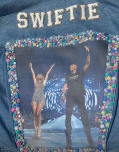 Bryant wore this custom denim jacket to tribute her husband and daughter who were killed in a helicopter crash in 2020.