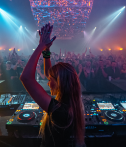 Nora En Pure Anchors Purified Label With Innovative Underwater Photography Partnership