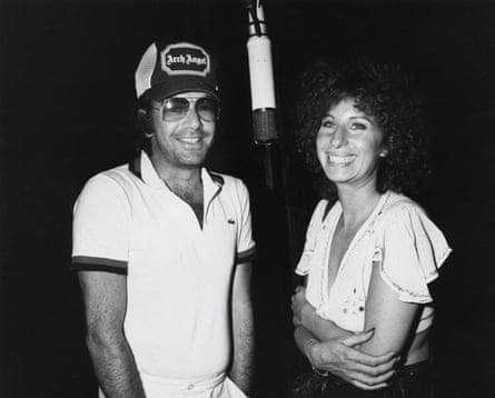 Neil Diamond and Streisand recording You Don’t Bring Me Flowers.