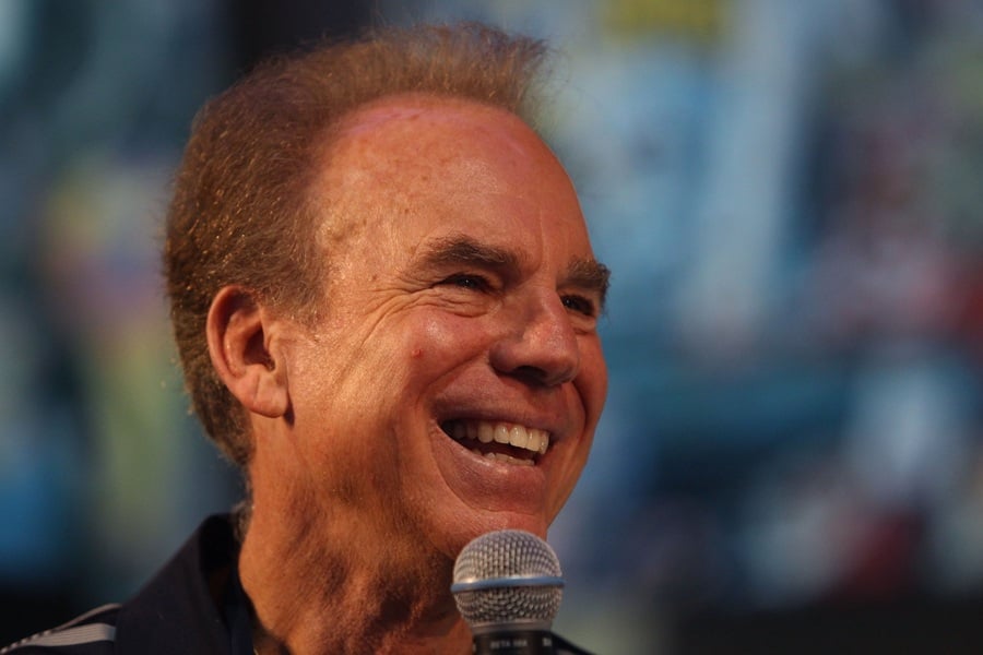 While His Fellow NFL Players Relaxed In The Offseason, Roger Staubach Built A $600 Million Business Empire