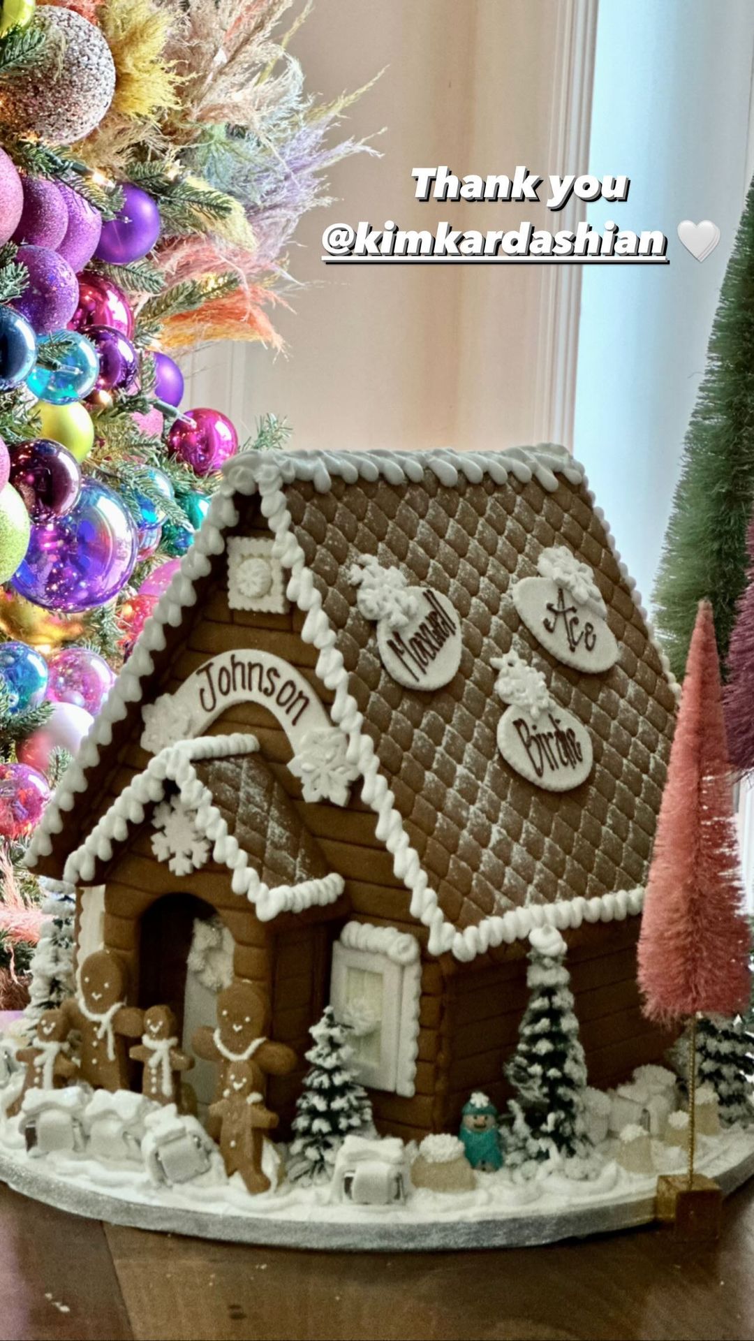 Jessica's shared snap pictured a large decorated gingerbread house