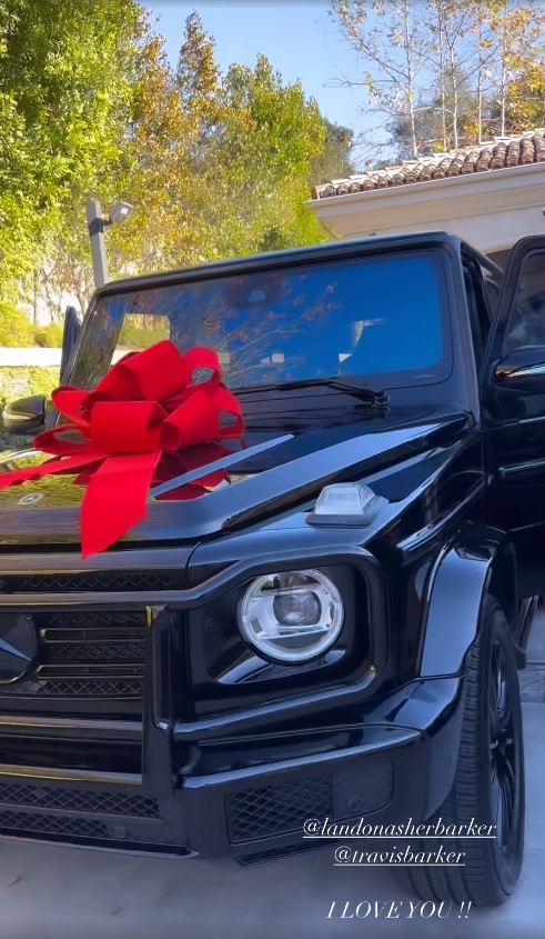 Alabama's father surprised her with a Mercedes G-Wagon