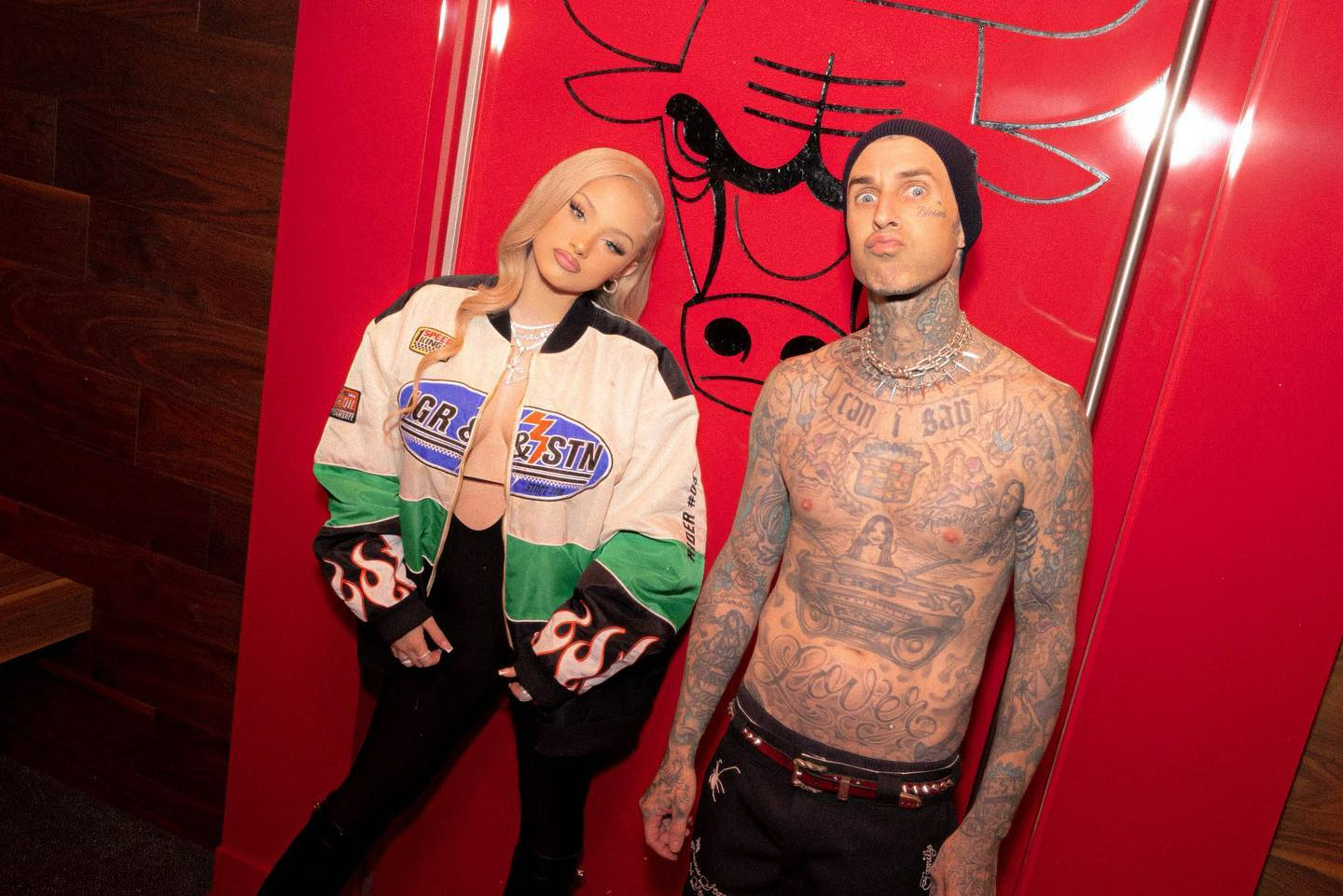 Alabama posed with her father Travis Barker