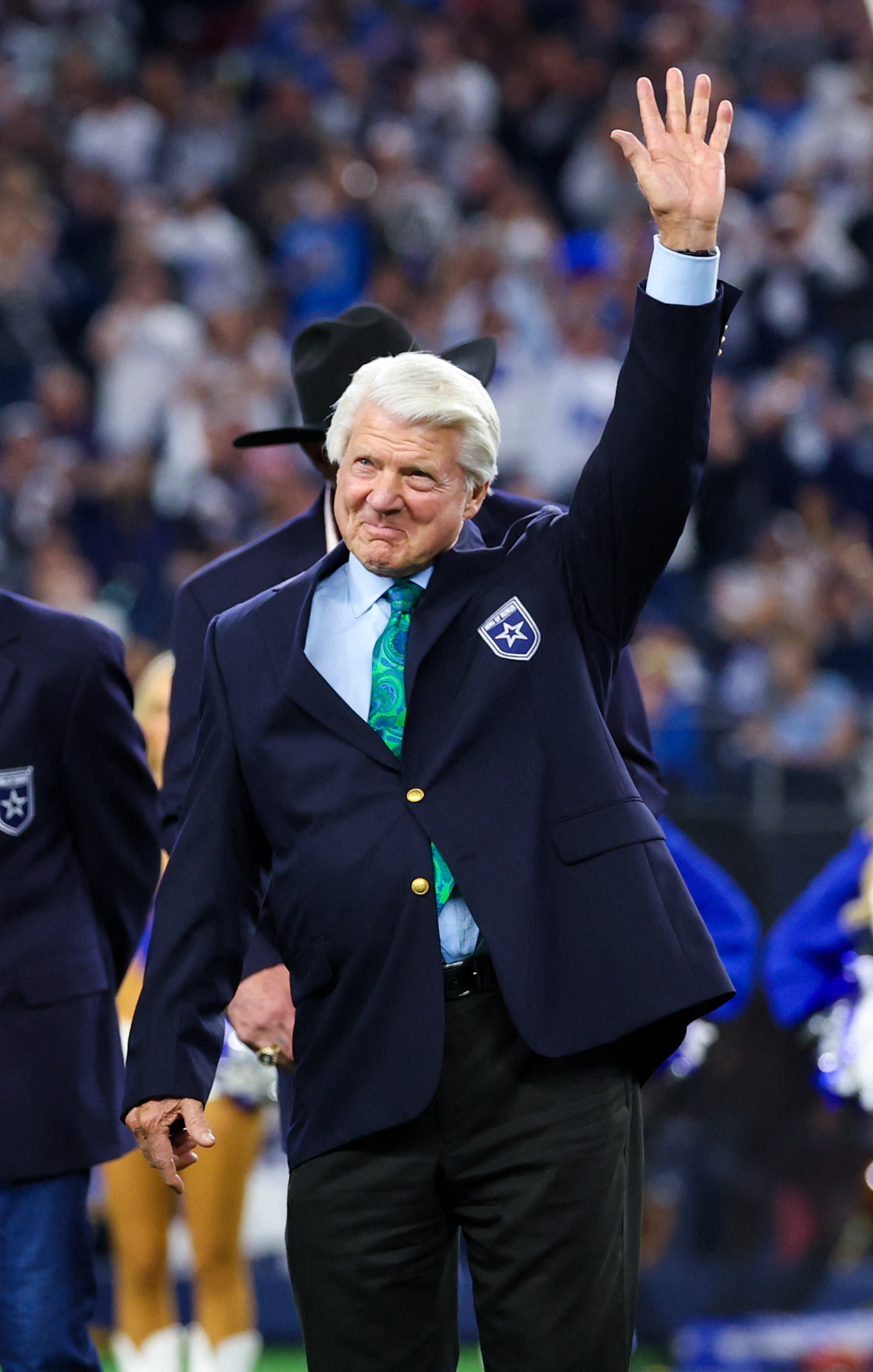 Michael's Fox NFL Sunday analyst Jimmy Johnson received the Ring of Honor at the game on Saturday