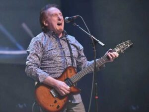 Denny Laine, co-founder of Moody Blues and Paul McCartney's Wings, dies at 79 : NPR
