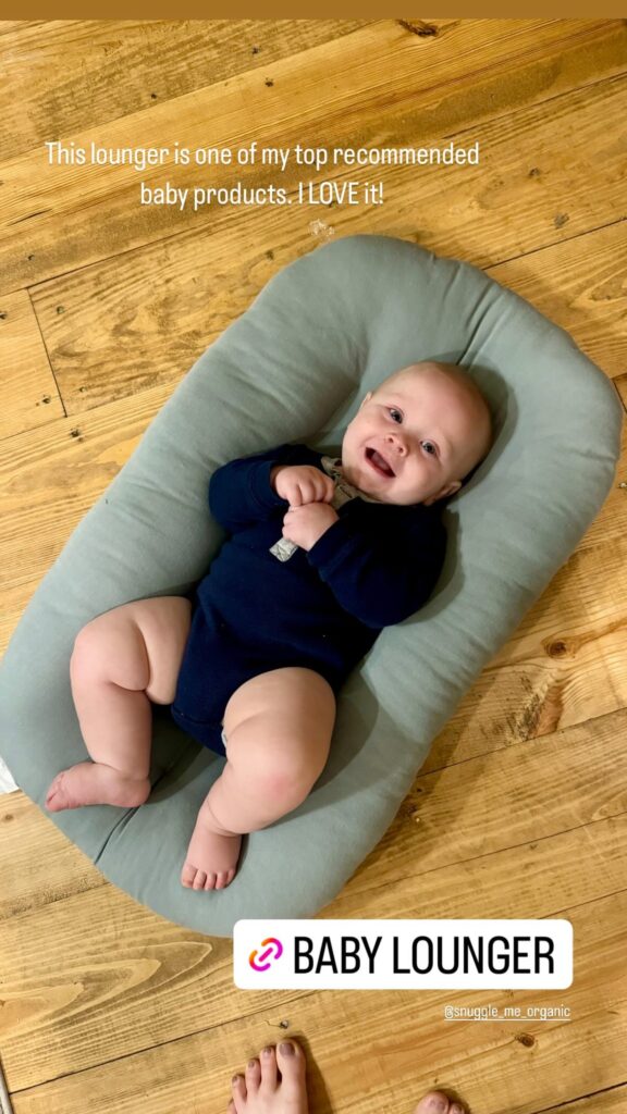 Joy-Anna Duggar took a photo of Gunner in his baby lounger