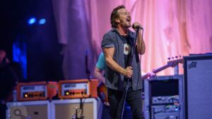 Eddie Vedder Gifts Guitars to Young Musicians in Oahu