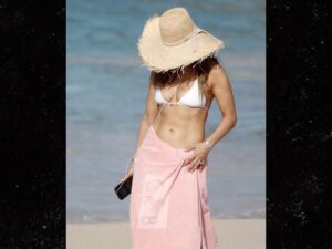 Jennifer Lopez Parades Shredded Abs During St. Barts Beach Stroll