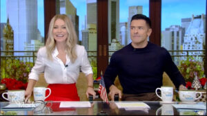 Kelly Ripa- here with husband Mark Consuelos- has sparked rumors about her retirement